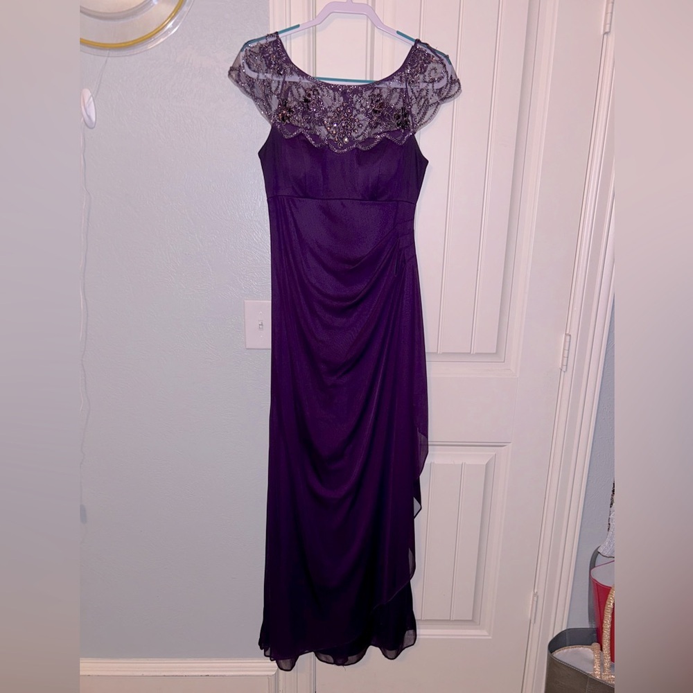 Women’s Xscape size 8 long gown
